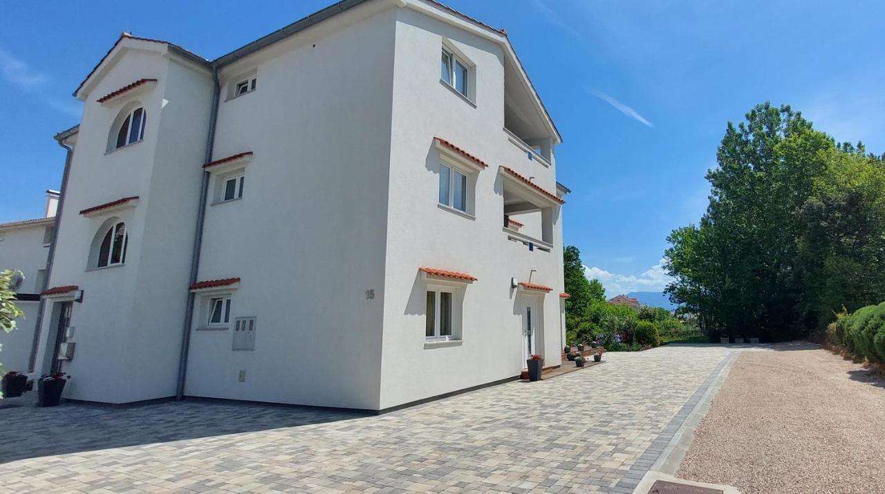 Apartments Matea บัชกา ภายนอก รูปภาพ